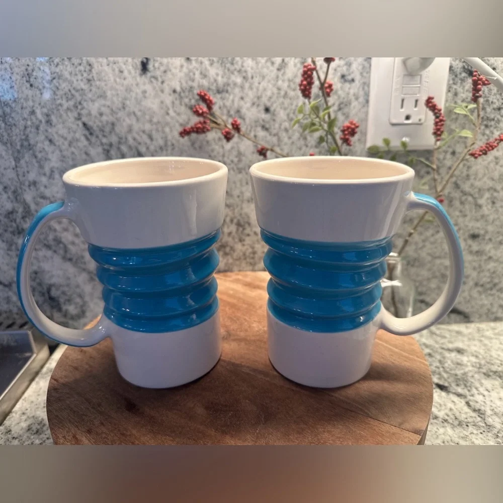 Pier 1 Blue & White Accordion Ribbed Design Stoneware Mug Coffee Tea Set 2